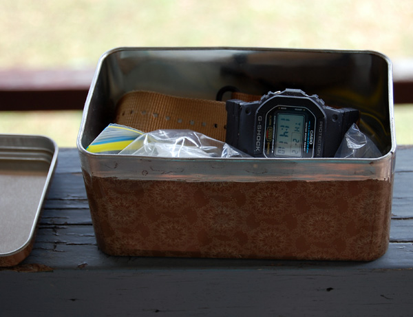 Biscuit tin EMP Shielding - EMP Survival - How To Survive an EMP - ElectroMagnetic Pulse Biscuit tin EMP Shielding - EMP Survival - How To Survive an EMP - ElectroMagnetic Pulse