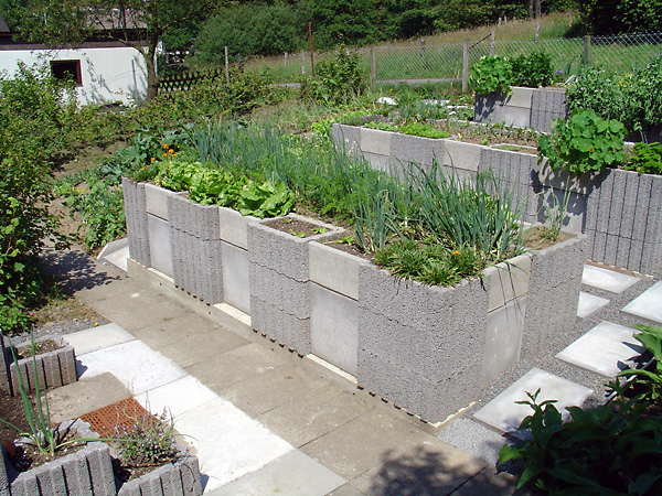 Concrete Raised Garden Bed, Permaculture - Sustainable Living Concrete Raised Garden Bed, Permaculture - Sustainable Living